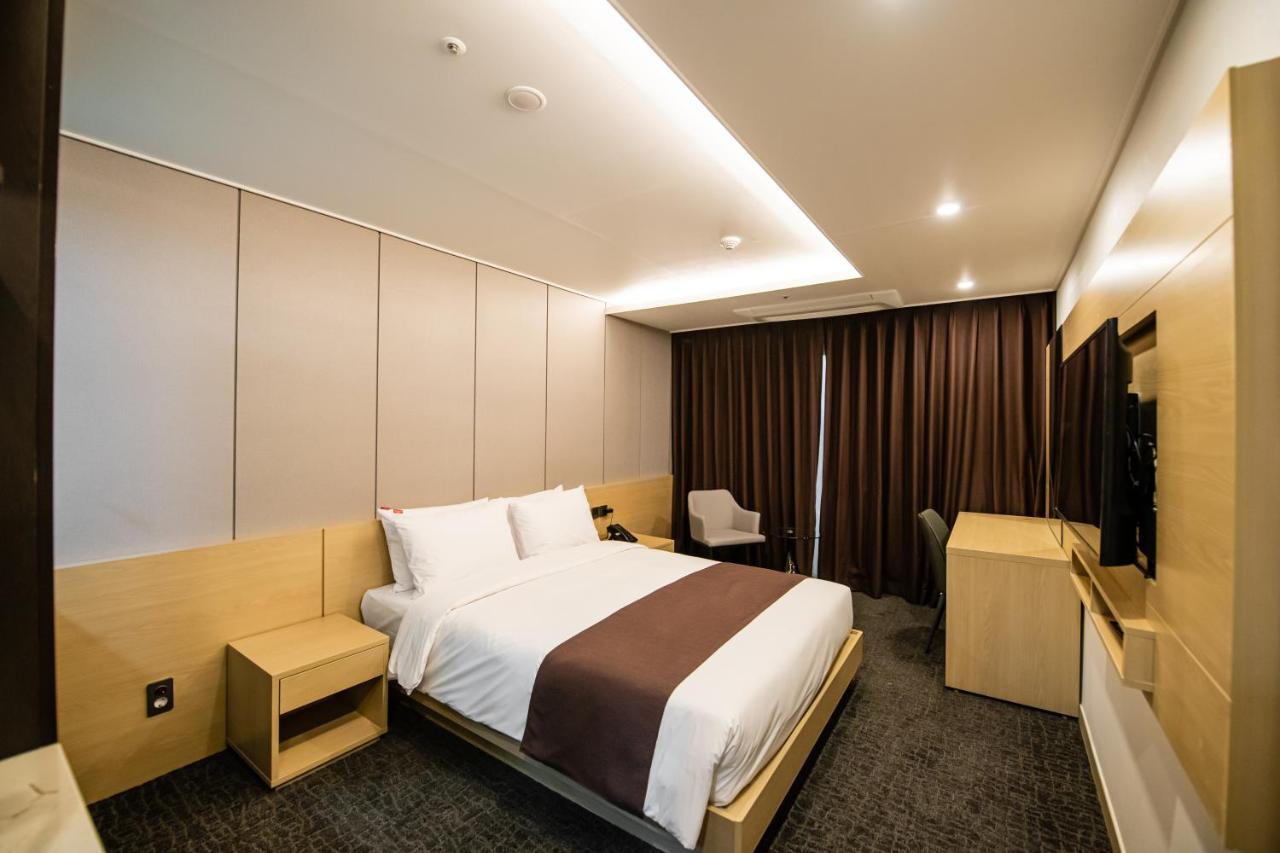 Jackson9S Hotel Chuncheon Bagian luar foto